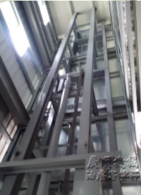 油壓式自動門型客貨電梯_外觀鍍鋅鋼鈑_H型鋼升降軌道